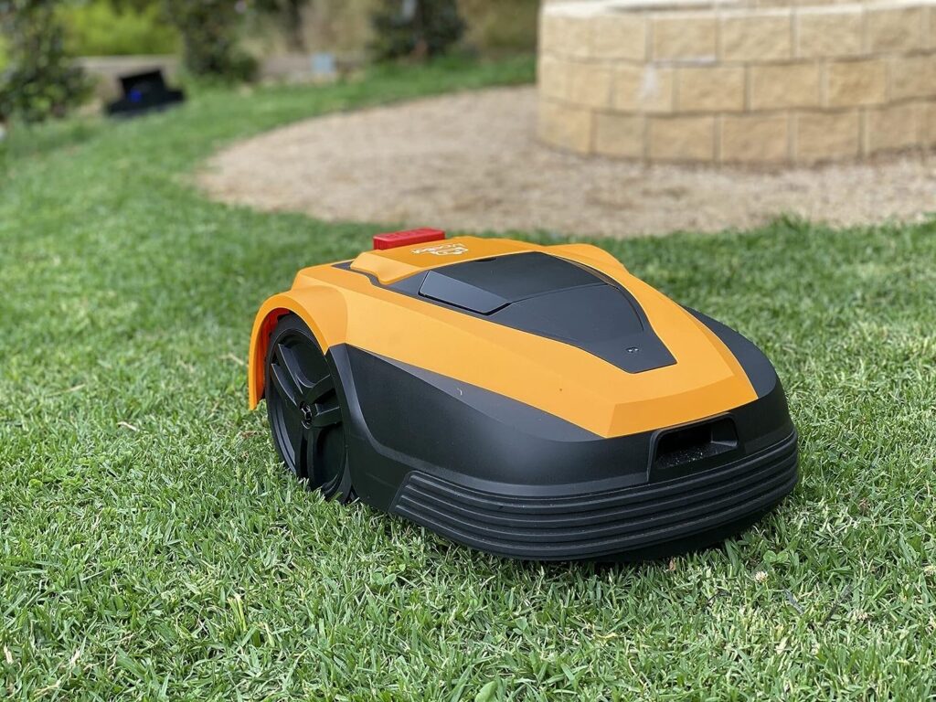 Moebot S5 On Lawn
